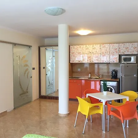 In Apoloniya Beach Holiday Village Lejlighed