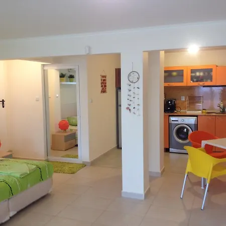 In Apoloniya Beach Holiday Village Lejlighed