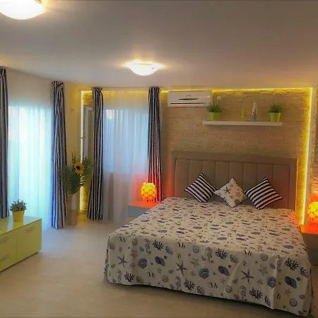 In Apoloniya Beach Holiday Village Lejlighed